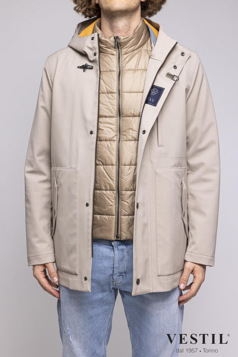short - fixed hood - 1 hook - zip button - contrasting detachable interior