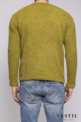 neck g. right side slits