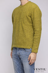 neck g. right side slits